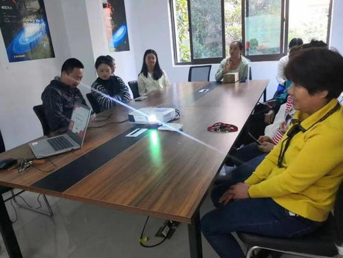 相逢同学习，合作共成长——南昌市家庭教育服务项目十月持续深化进行